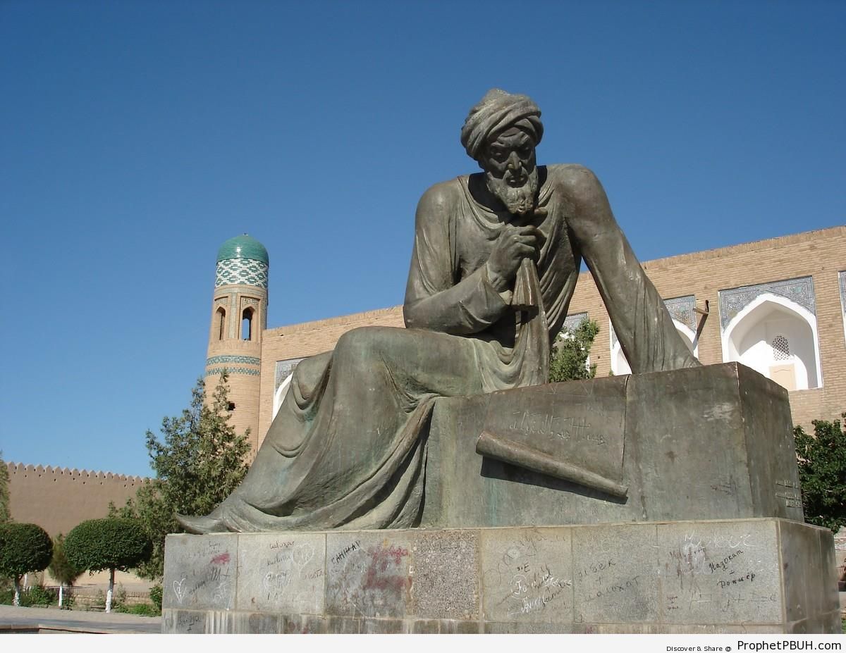 AbdullÄh Muhammad ibn MÅ«sÄ al-KhwÄrizmÄ« (Algoritmi) Statue - Al-Khwarizmi 